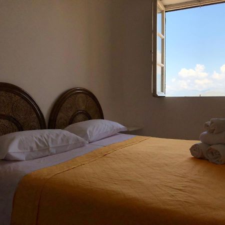 Il Vecchio E Il Mare Bed & Breakfast กาเอตา ภายนอก รูปภาพ