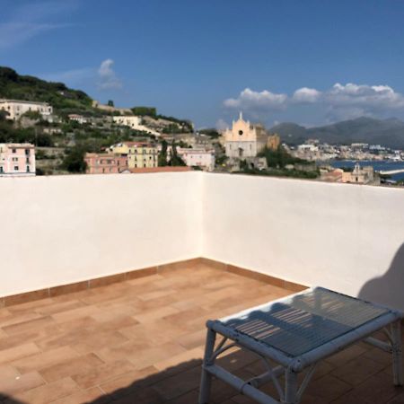 Il Vecchio E Il Mare Bed & Breakfast กาเอตา ภายนอก รูปภาพ