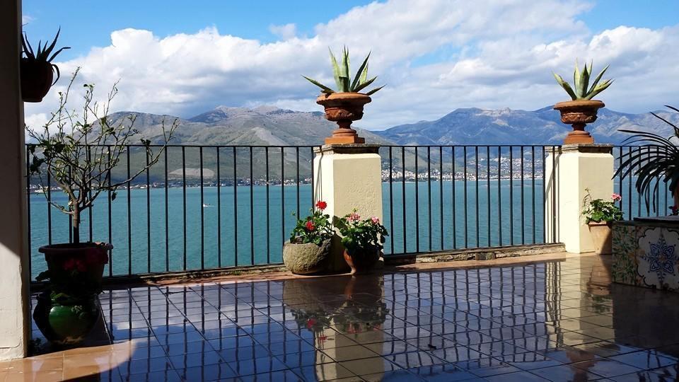 Il Vecchio E Il Mare Bed & Breakfast กาเอตา ภายนอก รูปภาพ