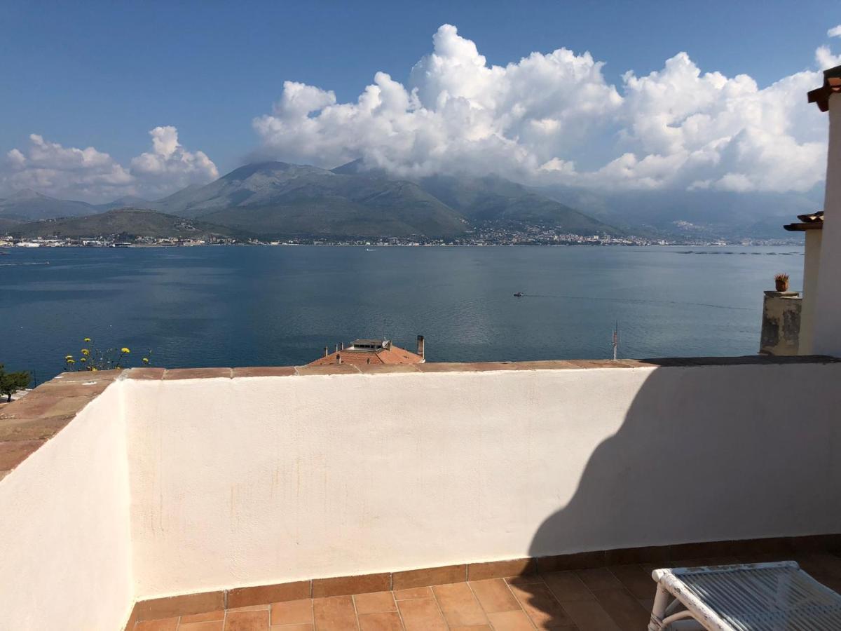 Il Vecchio E Il Mare Bed & Breakfast กาเอตา ภายนอก รูปภาพ