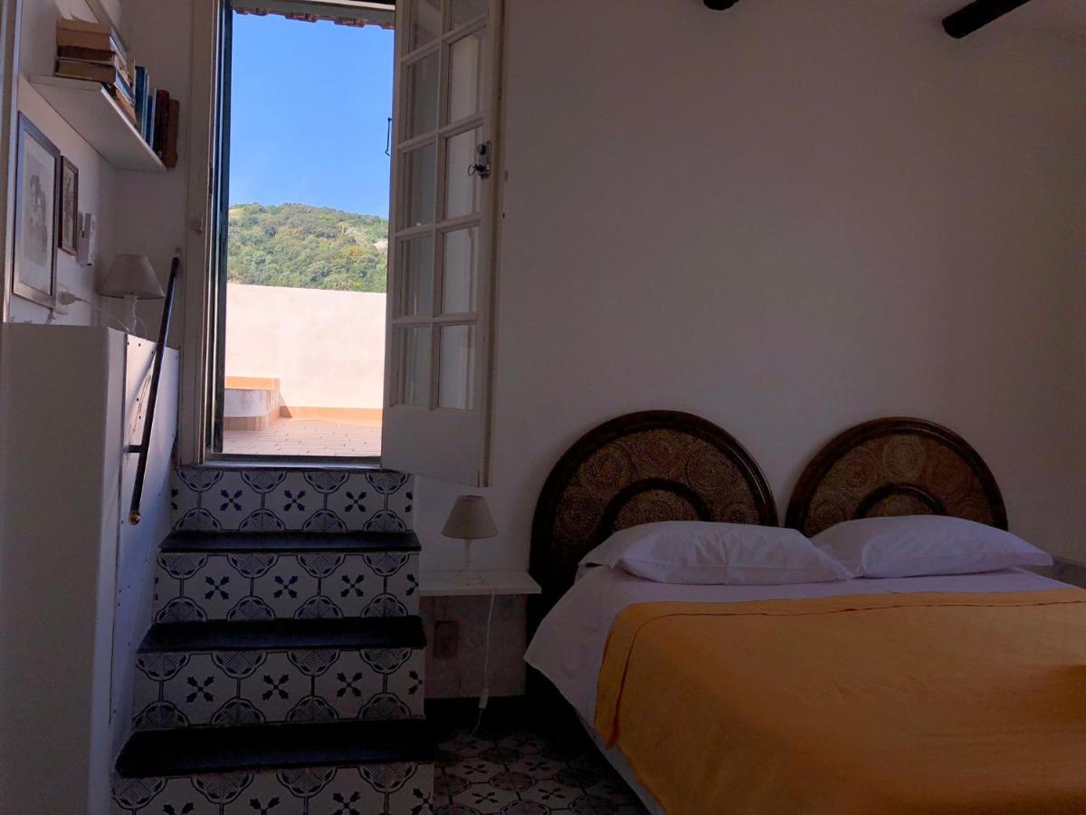 Il Vecchio E Il Mare Bed & Breakfast กาเอตา ภายนอก รูปภาพ