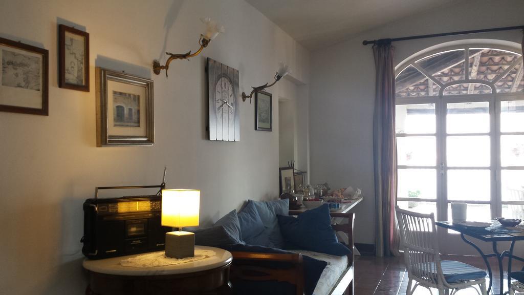 Il Vecchio E Il Mare Bed & Breakfast กาเอตา ภายนอก รูปภาพ