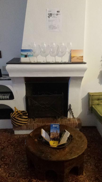 Il Vecchio E Il Mare Bed & Breakfast กาเอตา ภายนอก รูปภาพ