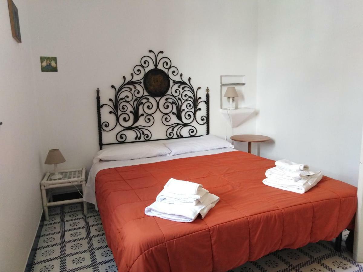 Il Vecchio E Il Mare Bed & Breakfast กาเอตา ภายนอก รูปภาพ