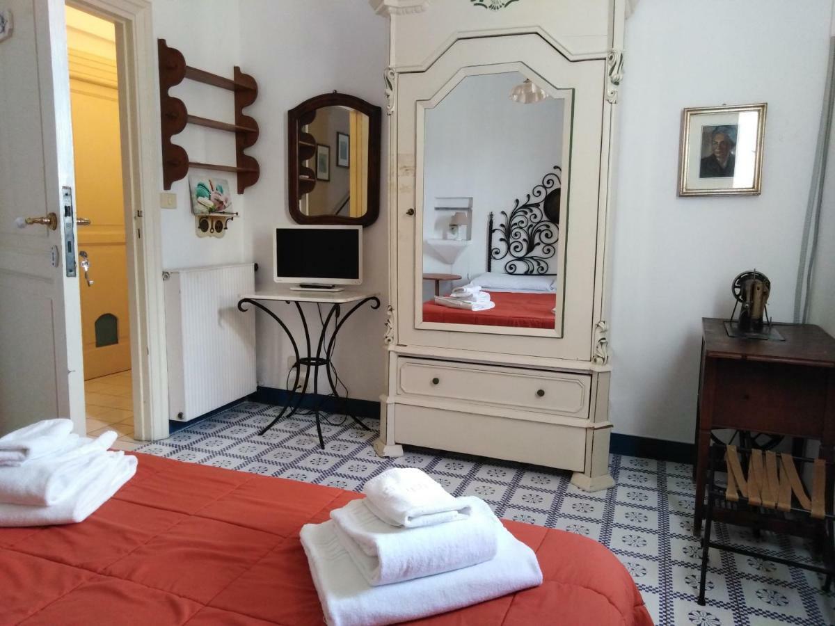 Il Vecchio E Il Mare Bed & Breakfast กาเอตา ภายนอก รูปภาพ