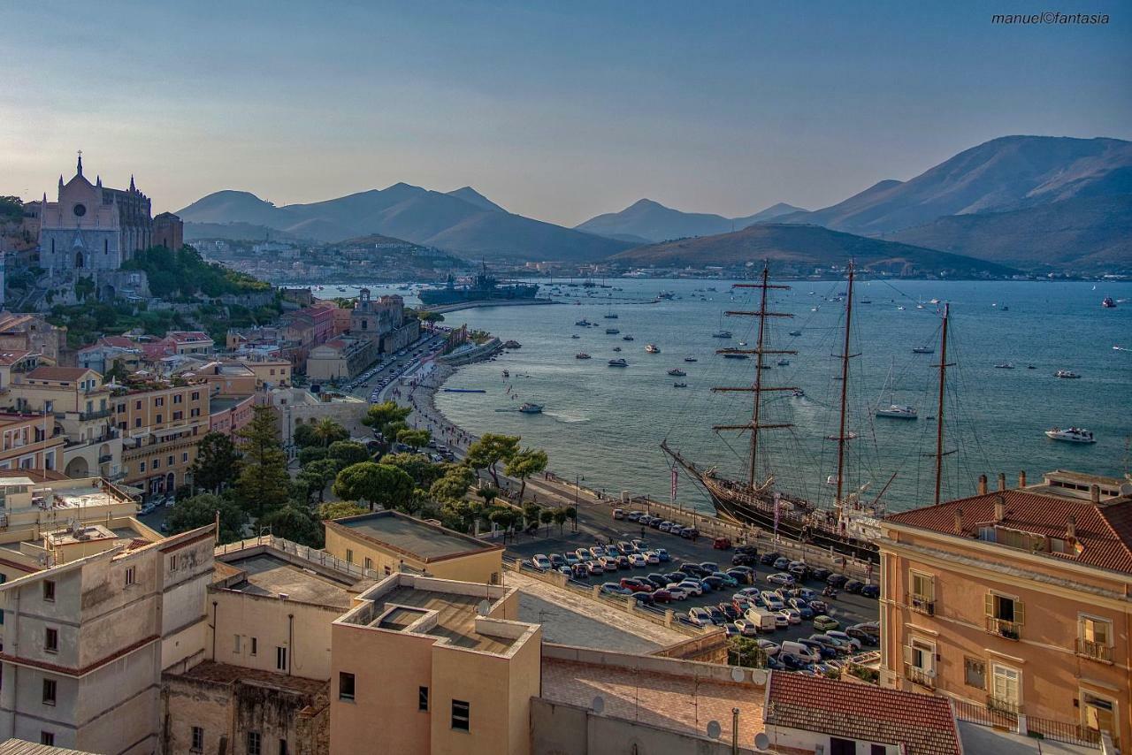 Il Vecchio E Il Mare Bed & Breakfast กาเอตา ภายนอก รูปภาพ